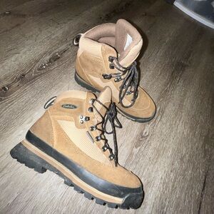 Cabelas Hiking Boots with Black Soles